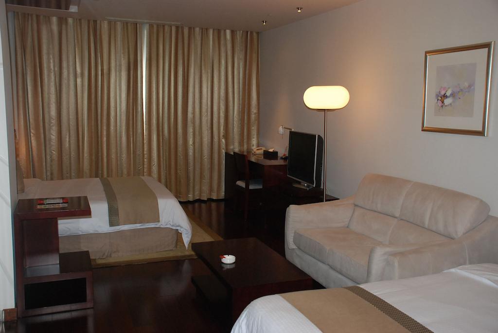 Ramada Plaza Shanghai Gateway Oda fotoğraf